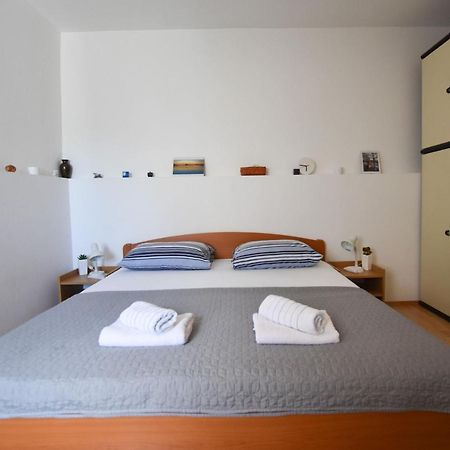 Apartment Murva Примоштен Экстерьер фото