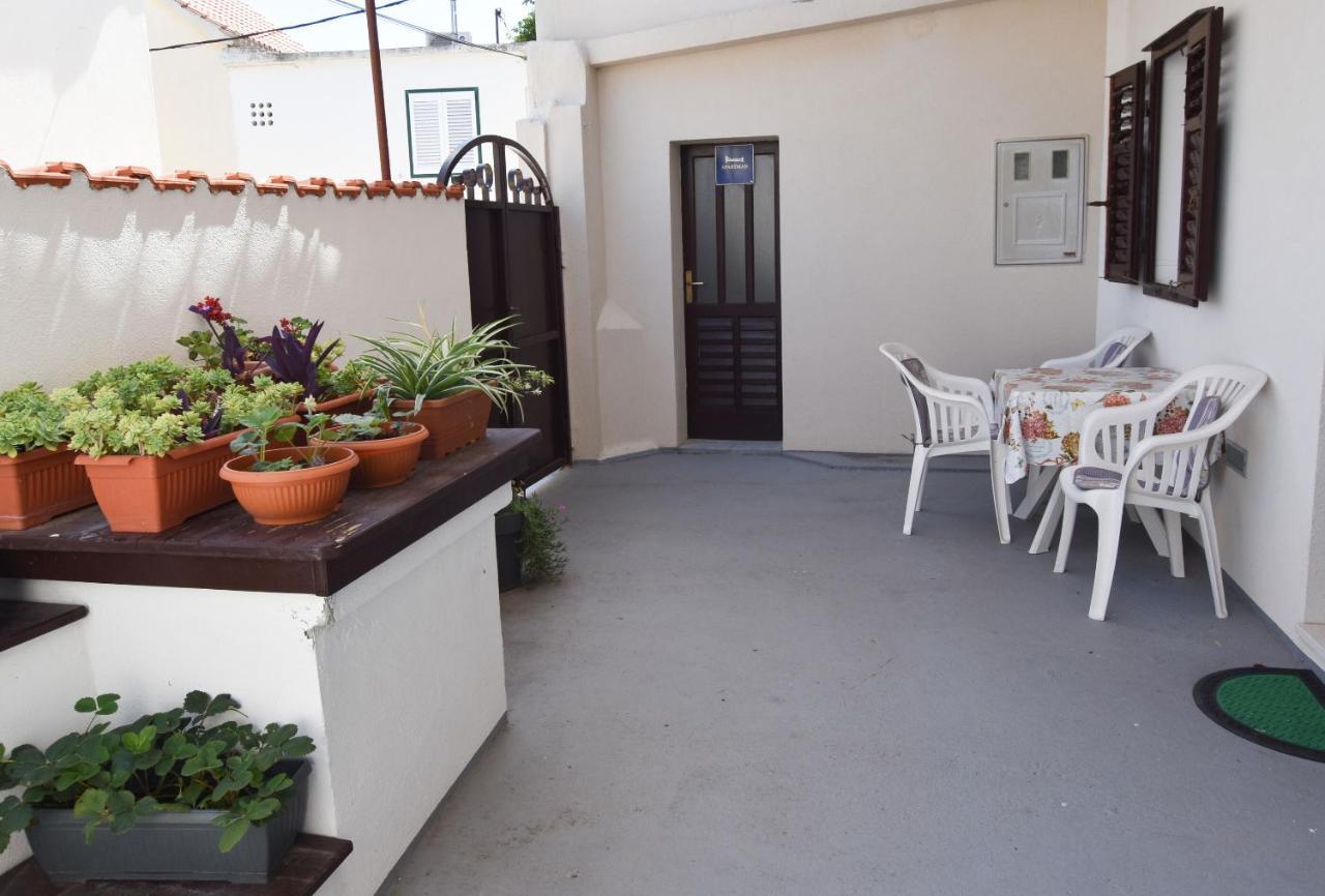 Apartment Murva Примоштен Экстерьер фото