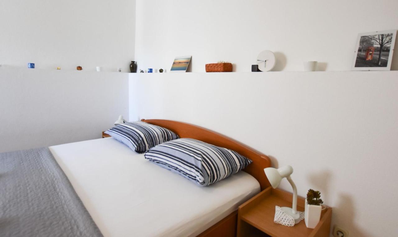 Apartment Murva Примоштен Экстерьер фото